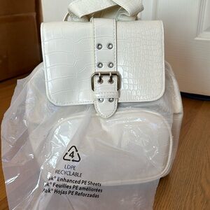 Wild Fable NWT mini backpack in ivory color